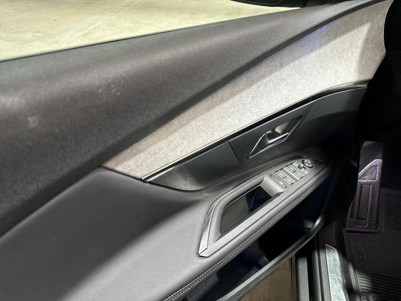 Peugeot 3008 Puretech 130ch s&s eat8 gt + sieges chauffants + hayon mains libres