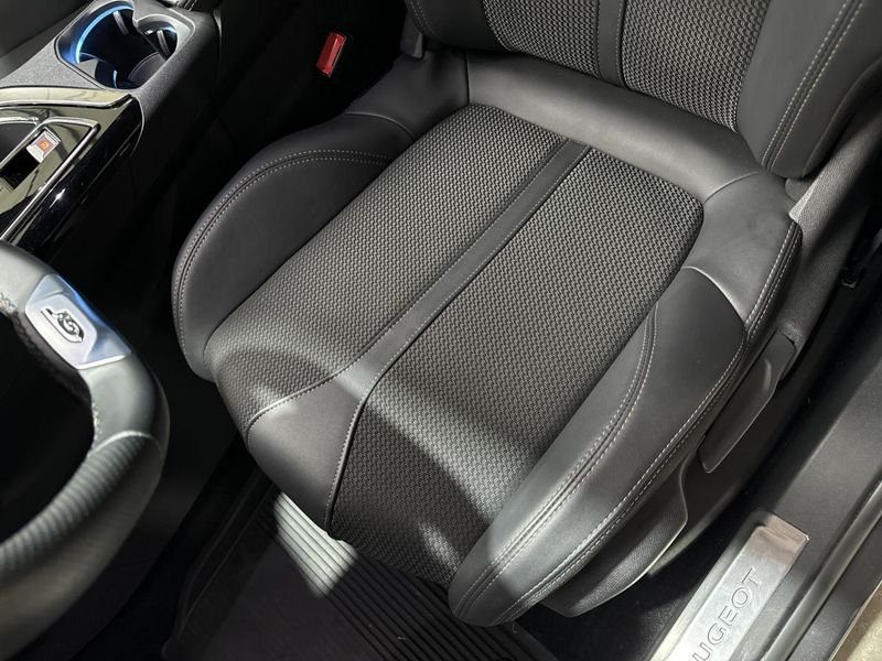 Peugeot 3008 Puretech 130ch s&s eat8 gt + sieges chauffants + hayon mains libres