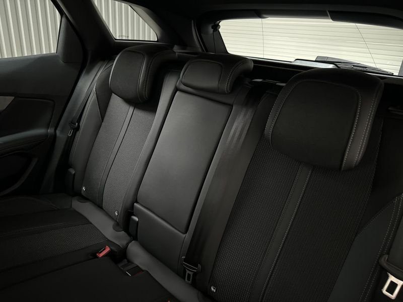 Peugeot 3008 Puretech 130ch s&s eat8 gt + sieges chauffants + hayon mains libres