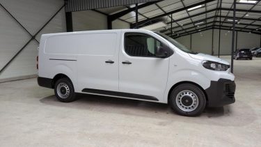 Citroën Jumpy fourgon nouveau Xl 2.0 bluehdi 145cv eat8 + navi + banquette moduwork