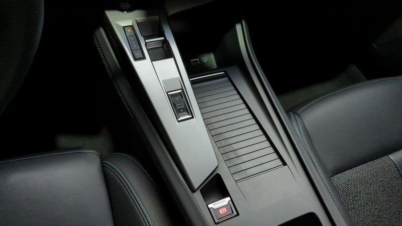 Peugeot 308 SW Bluehdi 130ch s&s eat8 allure pack + sieges chauffants