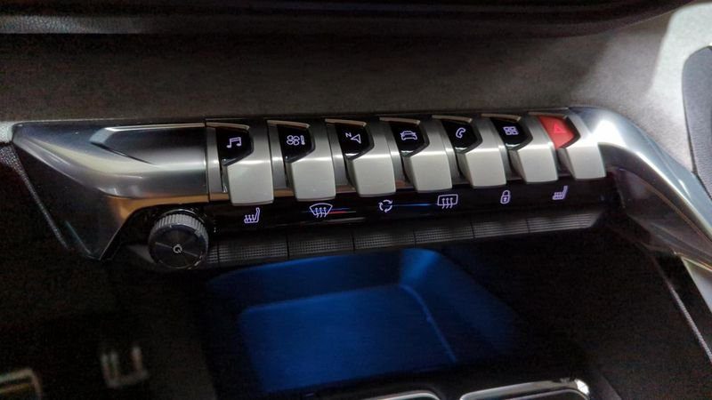 Peugeot 3008 Puretech 130ch s&s eat8 gt + sieges chauffants