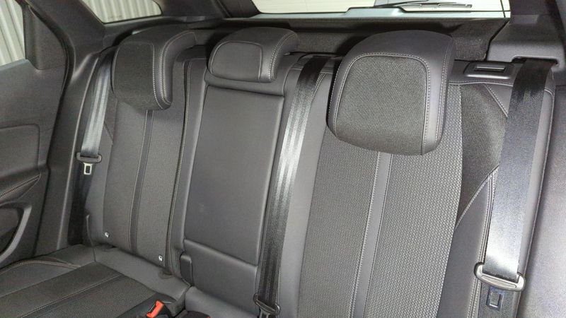 Peugeot 3008 Puretech 130ch s&s eat8 gt + sieges chauffants
