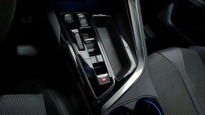 Peugeot 3008 Puretech 130ch s&s eat8 gt + sieges chauffants