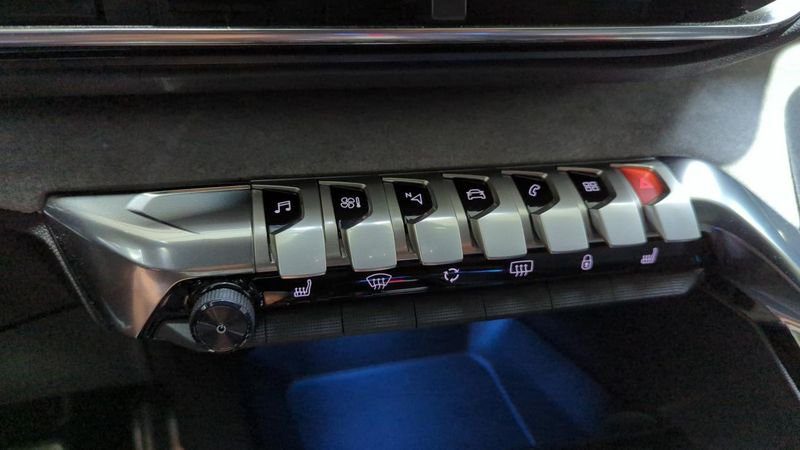 Peugeot 3008 Puretech 130ch s&s eat8 gt + sieges chauffants + hayon mains libres