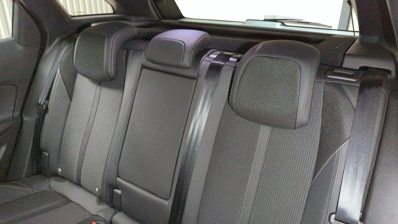 Peugeot 3008 Puretech 130ch s&s eat8 gt + sieges chauffants + hayon mains libres