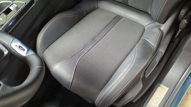 Peugeot 3008 Puretech 130ch s&s eat8 gt + sieges chauffants + hayon mains libres