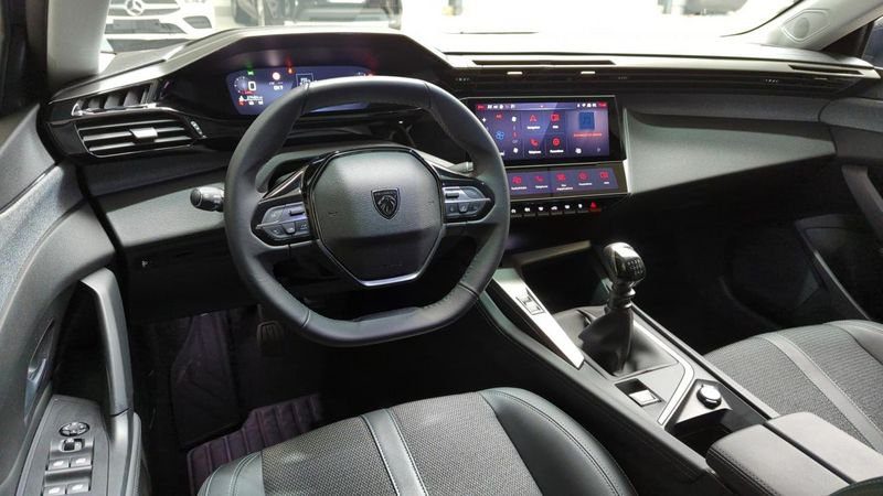 Peugeot 308 Puretech 130cv bvm6 allure + radars av