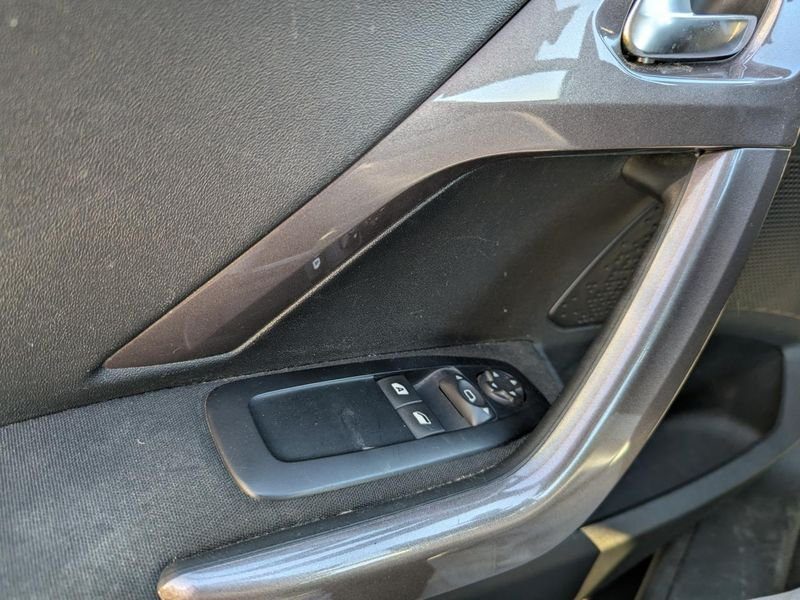 Peugeot 2008 1.2i PureTech 12V - 82 Style