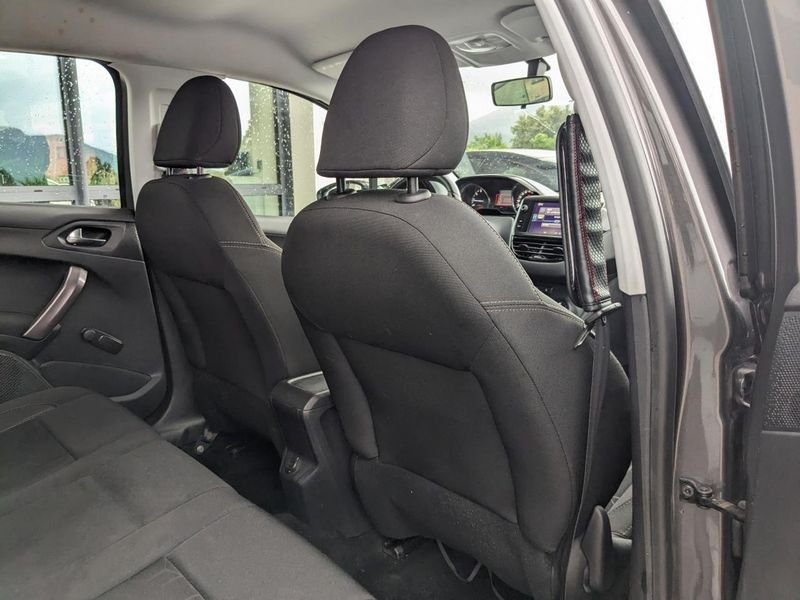 Peugeot 2008 1.2i PureTech 12V - 82 Style