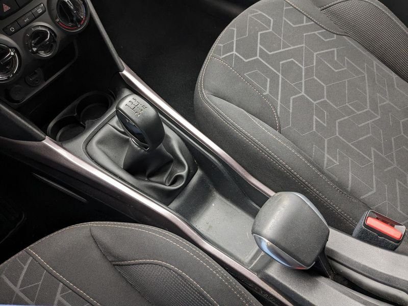 Peugeot 2008 1.2i PureTech 12V - 82 Style