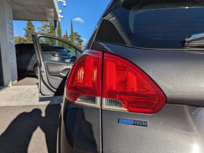 Peugeot 2008 1.2i PureTech 12V - 82 Style