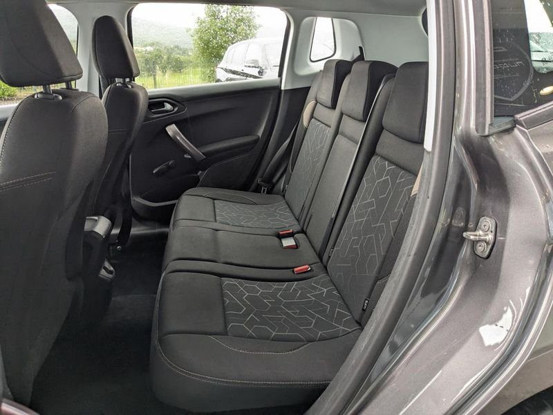 Peugeot 2008 1.2i PureTech 12V - 82 Style