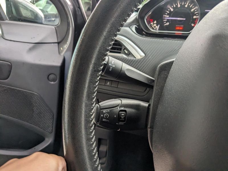 Peugeot 2008 1.2i PureTech 12V - 82 Style