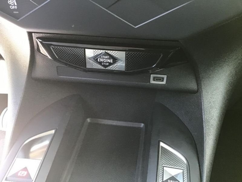 DS DS 3 PureTech 130 EAT8 Rivoli