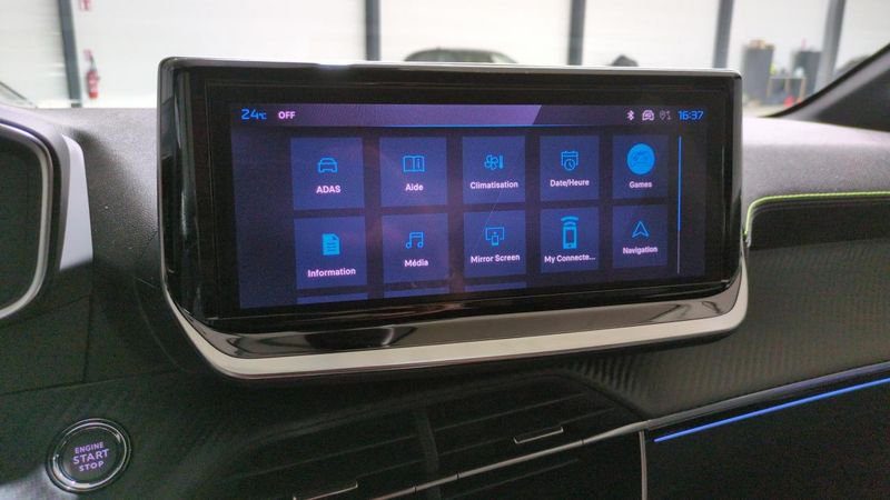 Peugeot 208 Hybrid 110 e-dcs6 gt + angles morts + navi