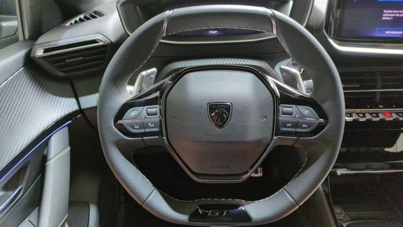 Peugeot 208 Hybrid 110 e-dcs6 gt + angles morts + navi