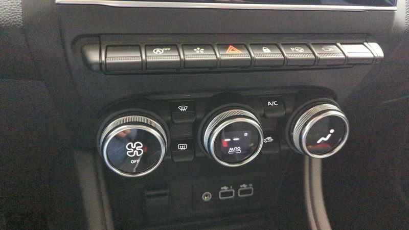 Renault Captur Tce 90 techno + pack city premium +  full screen