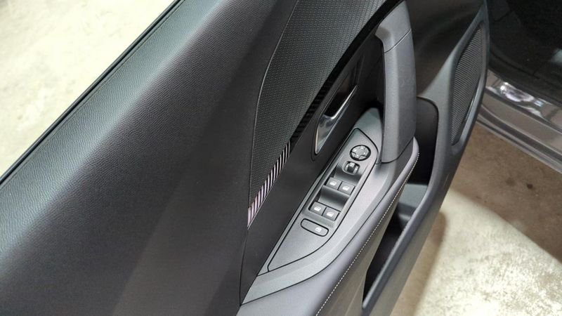 Peugeot 2008 nouveau Hybrid 145 e-dcs6 allure