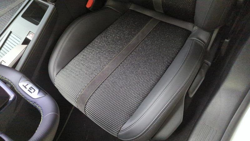 Peugeot 308 Bluehdi 130ch s&s eat8 gt + angles morts + camera 360