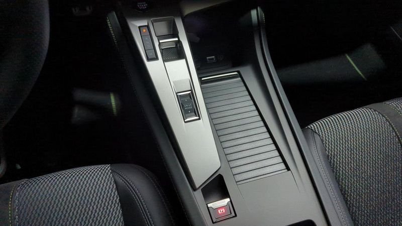 Peugeot 308 Bluehdi 130ch s&s eat8 gt + angles morts + camera 360