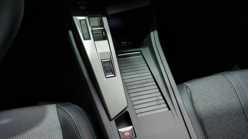 Peugeot 308 Bluehdi 130ch s&s eat8 allure + angles morts + camera 360