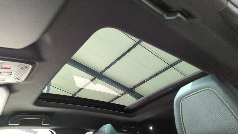 Peugeot 2008 nouveau Hybrid 136 e-dcs6 gt + grip control + toit pano