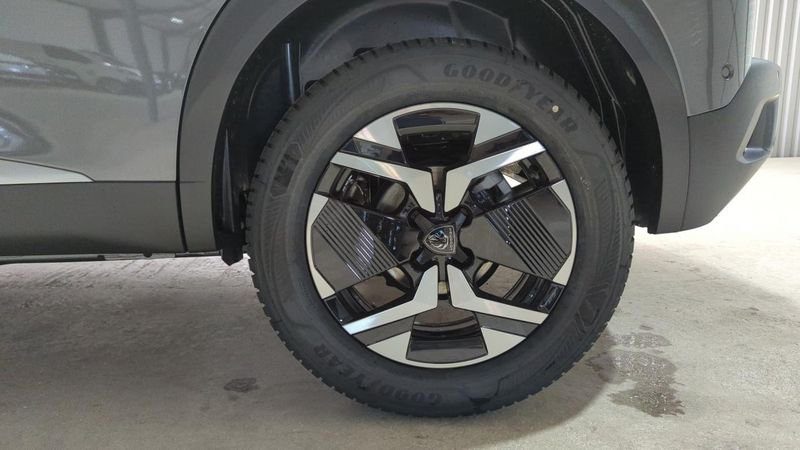 Peugeot 2008 nouveau Hybrid 136 e-dcs6 gt + grip control + toit pano