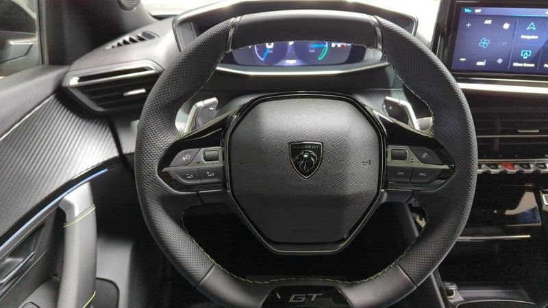 Peugeot 2008 nouveau Hybrid 136 e-dcs6 gt + grip control + toit pano