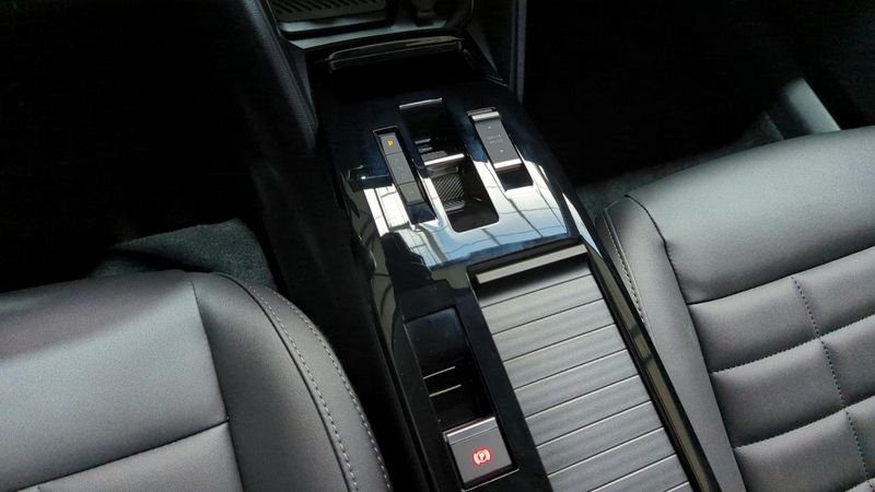 Citroën C4 nouvelle Hybride 136 e-dcs6 max