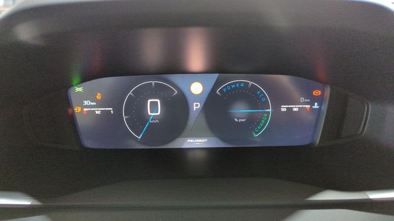 Peugeot 2008 nouveau Hybrid 136 e-dcs6 allure + pack vision & drive assist plus