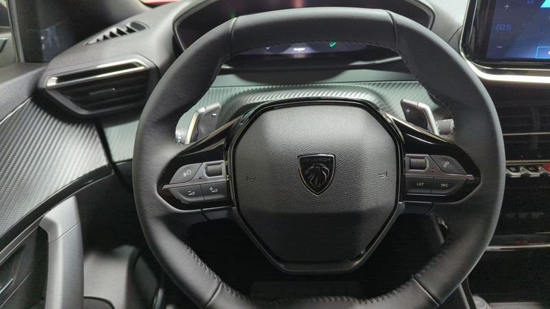 Peugeot 2008 nouveau Hybrid 136 e-dcs6 allure + pack vision & drive assist plus