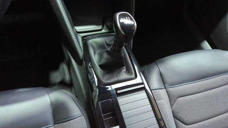 Citroën C4 Puretech 130 bvm6 plus + adml + sieges chauffants