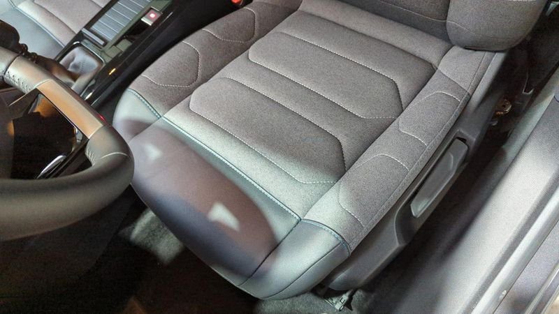 Citroën C4 Puretech 130 bvm6 plus + adml + sieges chauffants