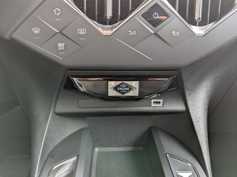 DS DS 3 DS3 CROSSBACK 1.2i PureTech 12V - 155 BVA Rivoli PHASE 1