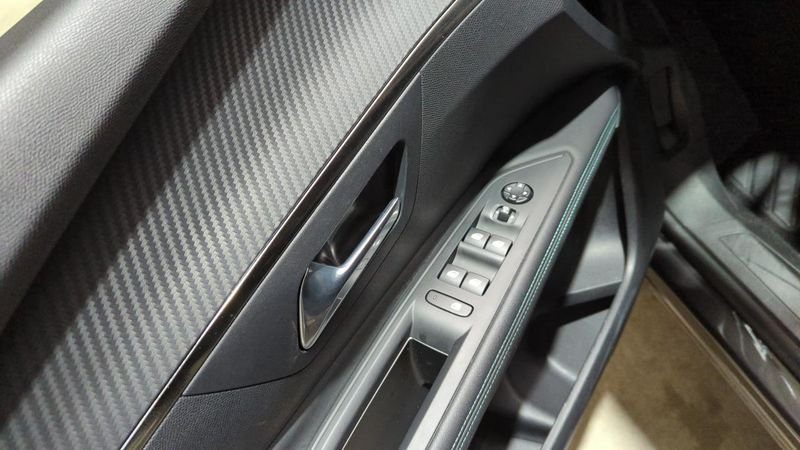 Peugeot 3008 Hybrid 136 e-dcs6 allure pack