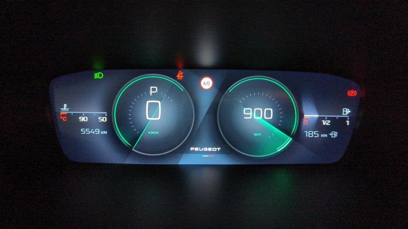 Peugeot 408 Puretech 130 ch s&s eat8 allure + pack vision 360