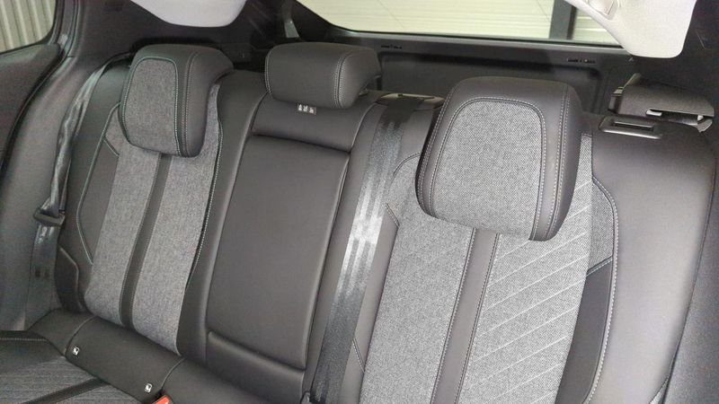 Peugeot 408 Puretech 130 ch s&s eat8 allure + pack vision 360