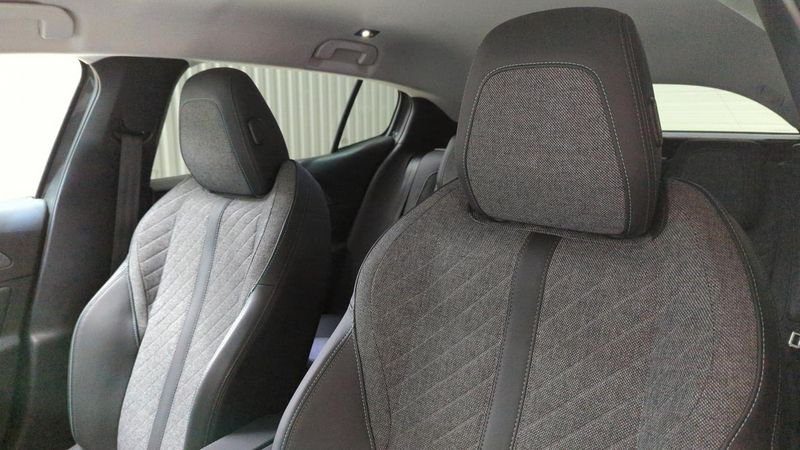 Peugeot 408 Puretech 130 ch s&s eat8 allure + pack vision 360