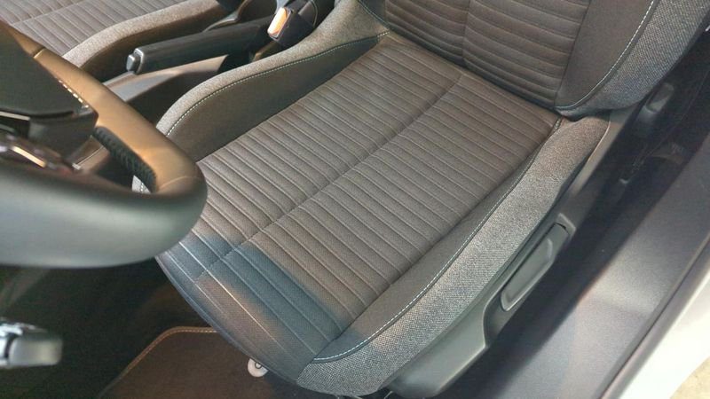 Peugeot 2008 Puretech 130 s&s bvm6 style + camera de recul