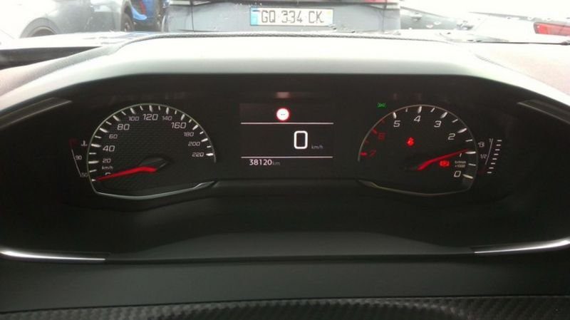 Peugeot 2008 Puretech 130 s&s bvm6 style + camera de recul
