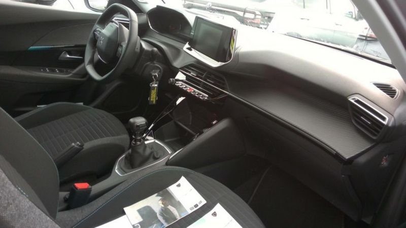 Peugeot 2008 Puretech 130 s&s bvm6 style + camera de recul