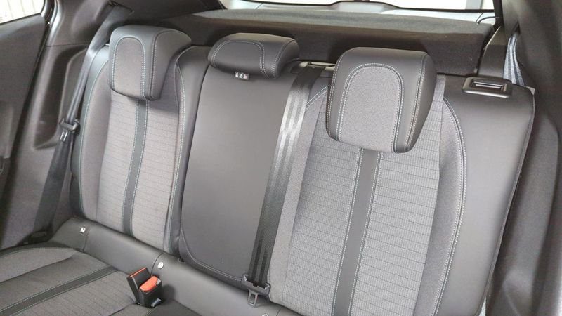 Peugeot 2008 Puretech 100 s&s bvm6 allure + camera de recul