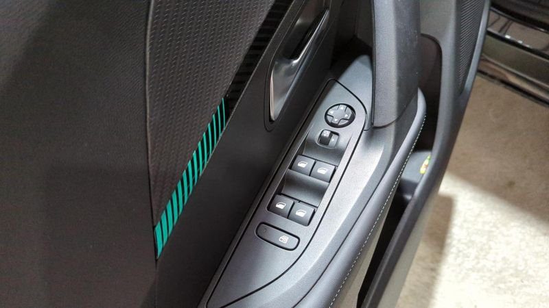 Peugeot 2008 Puretech 100 s&s bvm6 allure + camera de recul