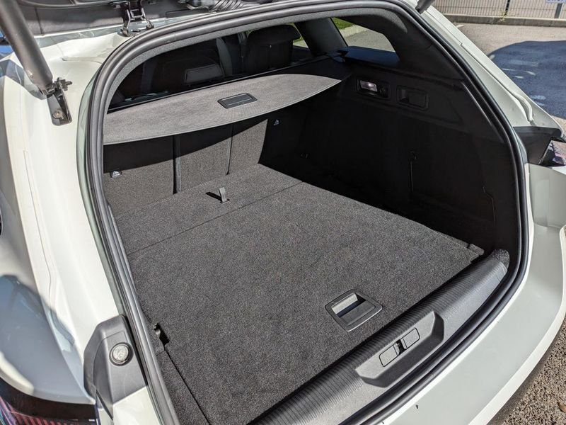 Peugeot 308 SW 1.5 HDI 130 - BV EAT8 III BREAK GT