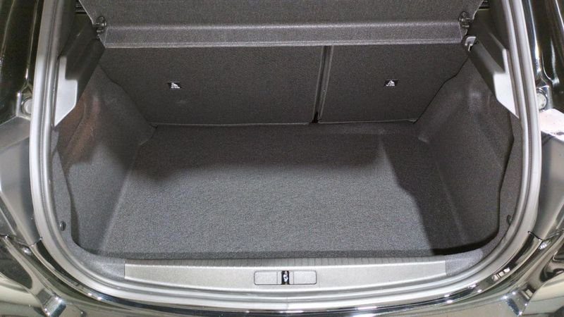 Peugeot 208 Hybrid 110 e-dcs6 gt + angles morts + navi