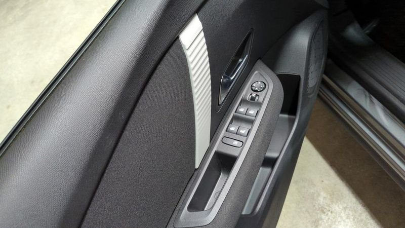 Citroën C4 nouvelle Hybride 136 e-dcs6 business