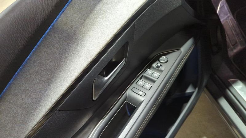 Peugeot 3008 Puretech 130ch s&s eat8 gt + sieges chauffants