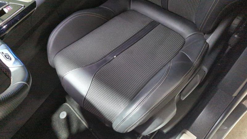 Peugeot 3008 Puretech 130ch s&s eat8 gt + sieges chauffants