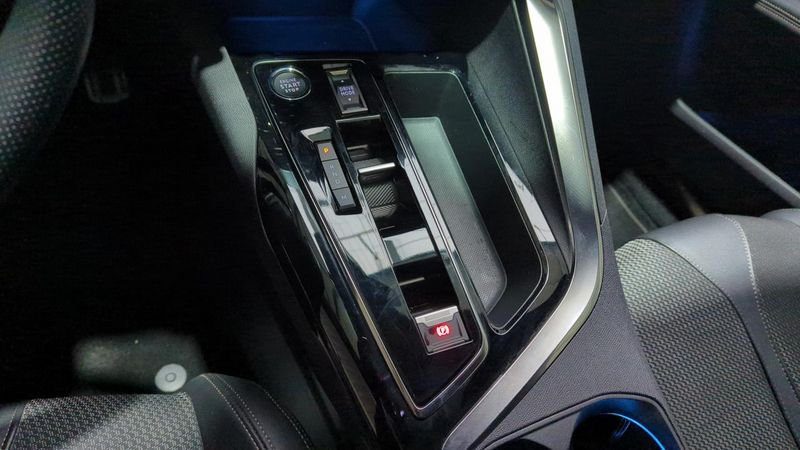 Peugeot 3008 Puretech 130ch s&s eat8 gt + sieges chauffants